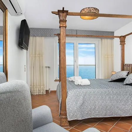 Sleeps 8 With Pool Air Con And Wifi Вилла Льорет-де-Мар