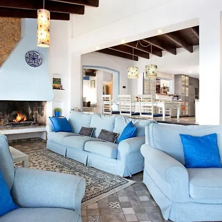 Sleeps 8 With Pool Air Con And Wifi Вилла *