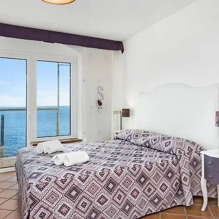 Sleeps 8 With Pool Air Con And Wifi Вилла Льорет-де-Мар